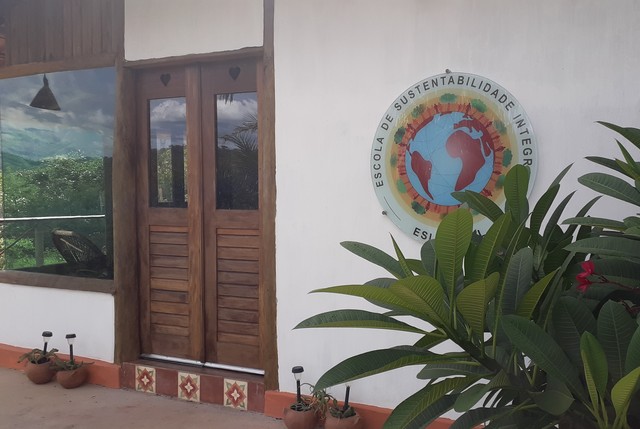 Logo escola no sítio display